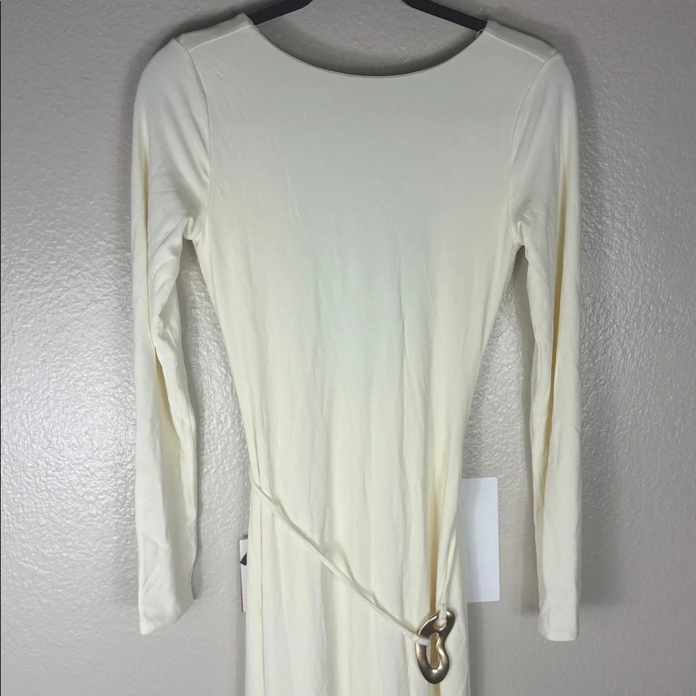 L'Academie Kirina Gown in Ivory - Picture 4 of 14